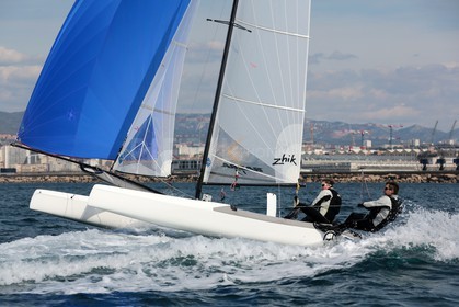 Ingrid Petitjean et Olivier Backes lors du baptême de leur Nacra 17 à la SNM. En route pour les JO de Rio