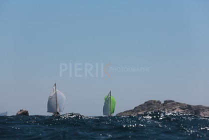Sous spi, vers Riou