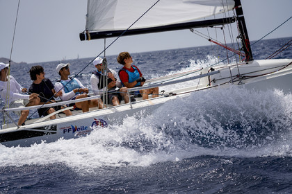 J70-8960.jpg