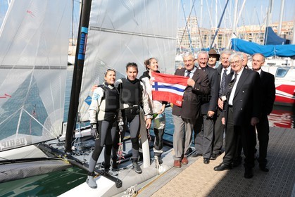 Ingrid Petitjean et Olivier Backes lors du baptême de leur Nacra 17 à la SNM. En route pour les JO de Rio