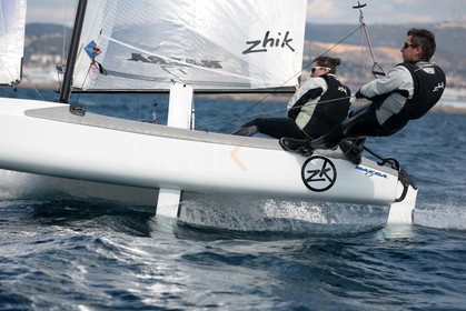 Ingrid Petitjean et Olivier Backes lors du baptême de leur Nacra 17 à la SNM. En route pour les JO de Rio