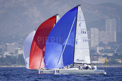 J70-0965.jpg