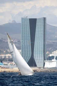 Andale devant la tour CMA CGM