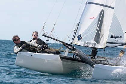 Ingrid Petitjean et Olivier Backes lors du baptême de leur Nacra 17 à la SNM. En route pour les JO de Rio
