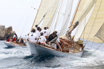 Eilidh derrière Irène VIII