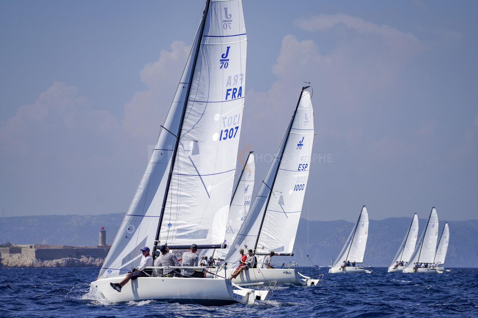 J70-1083.jpg