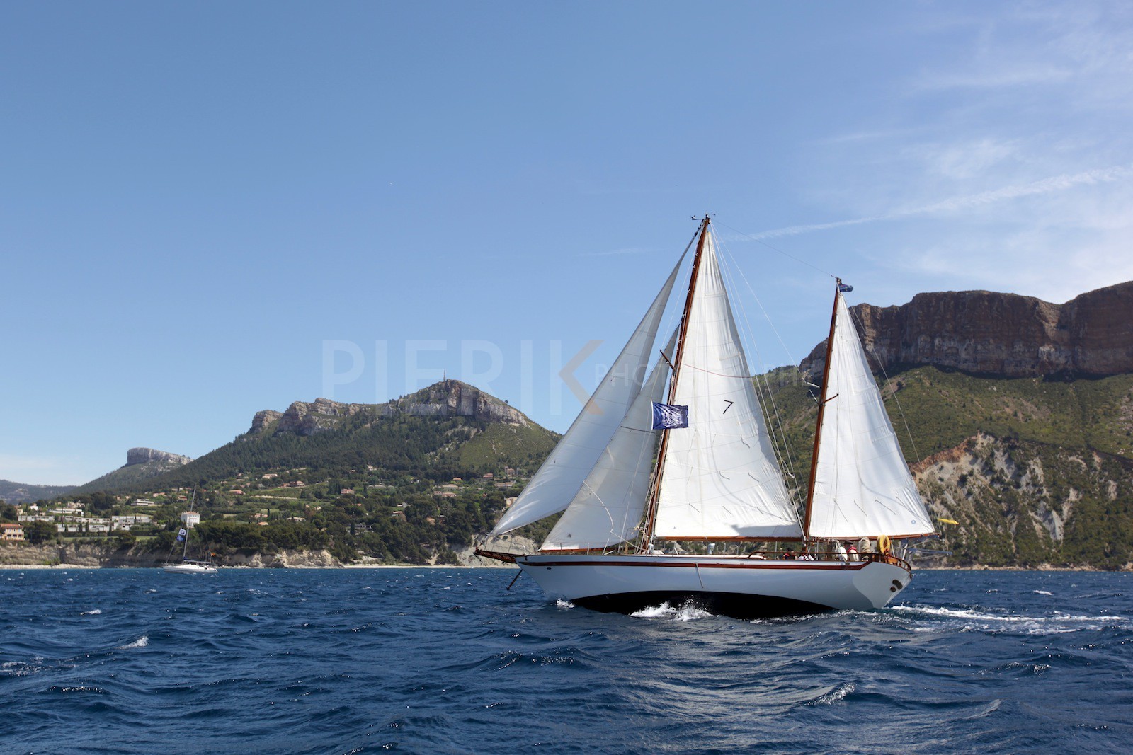 Serena sous la falaise de Cassis