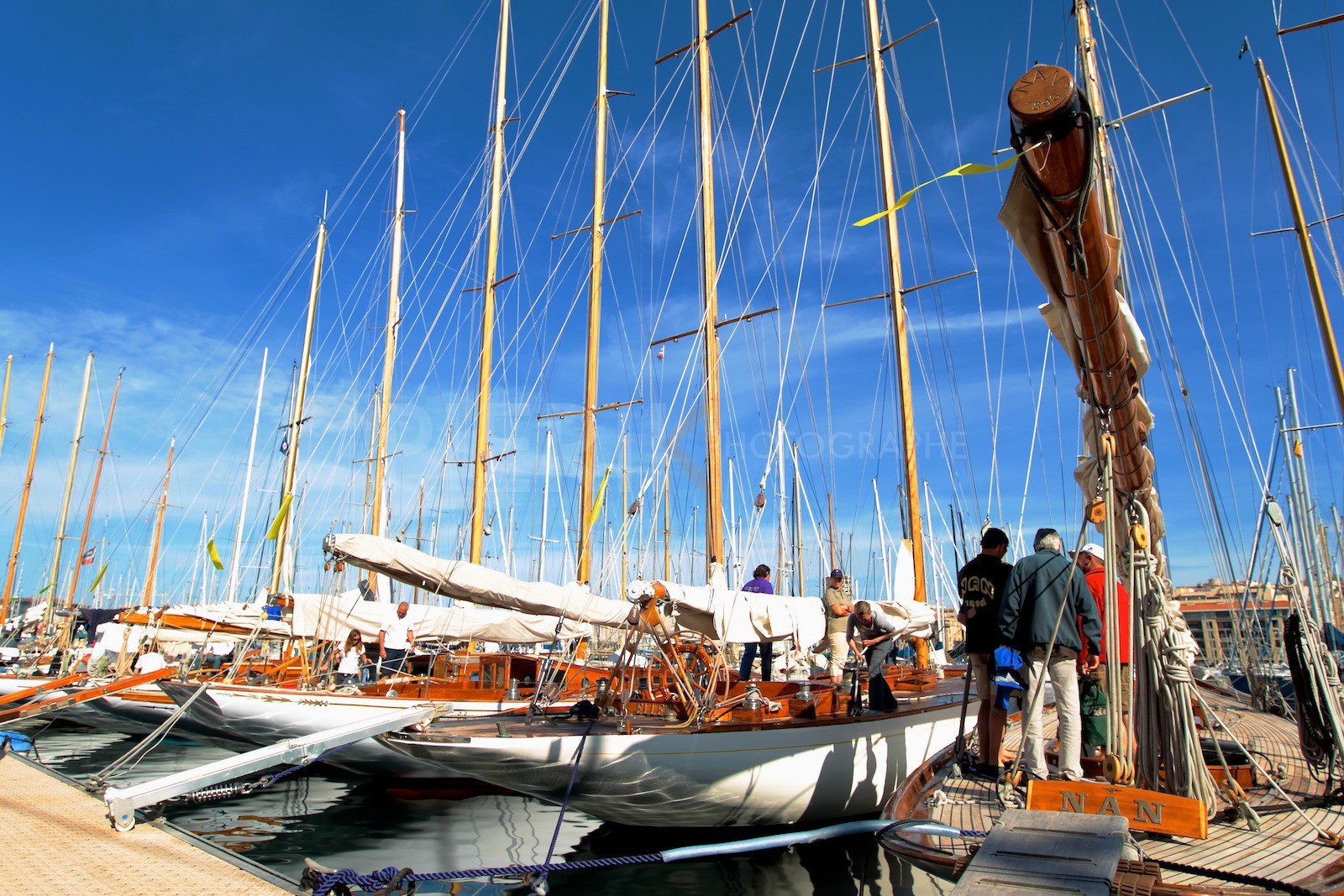 Les yachts à quai à la Société Nautique de Marseille