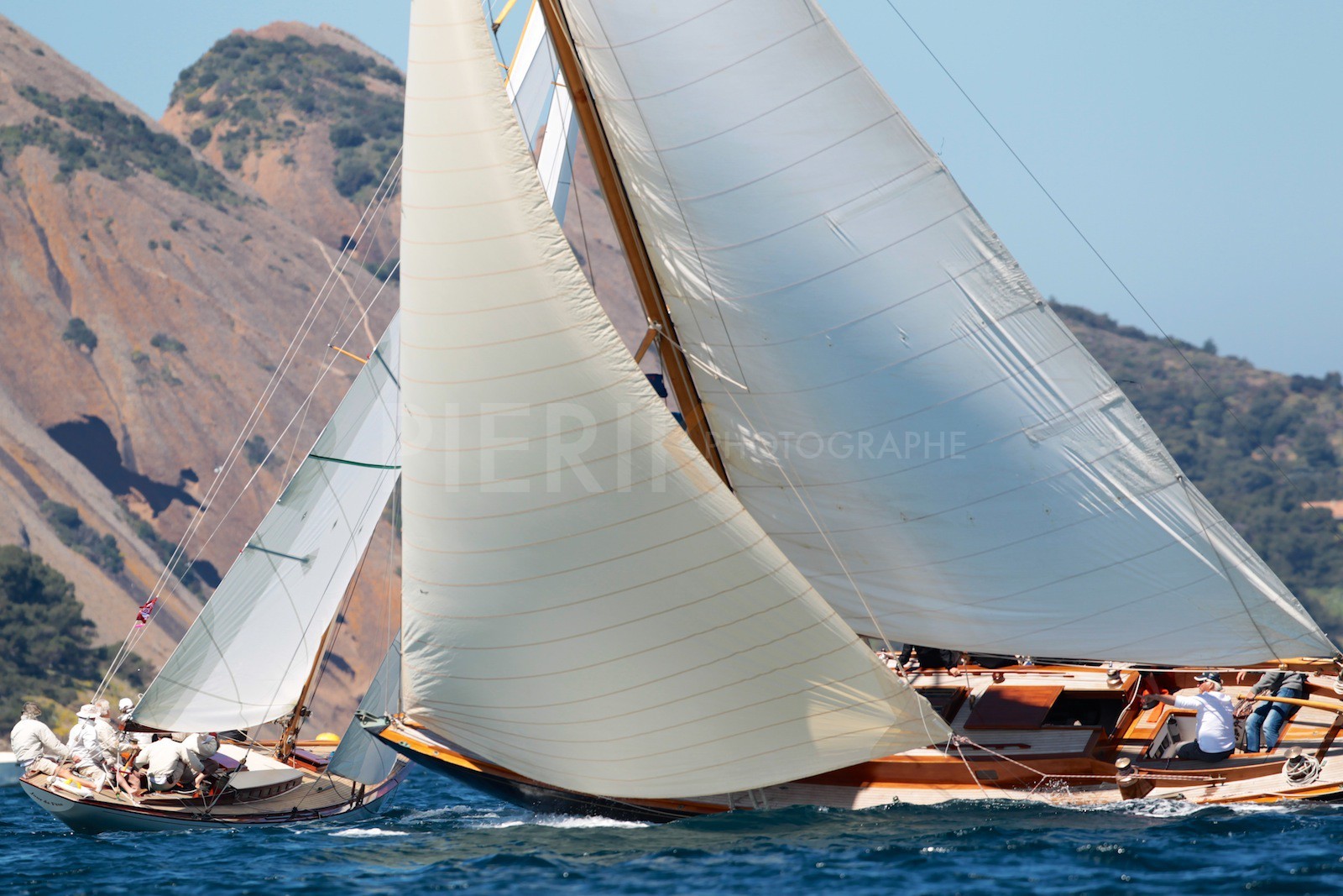 Ellen croise derrière Jour de Fête