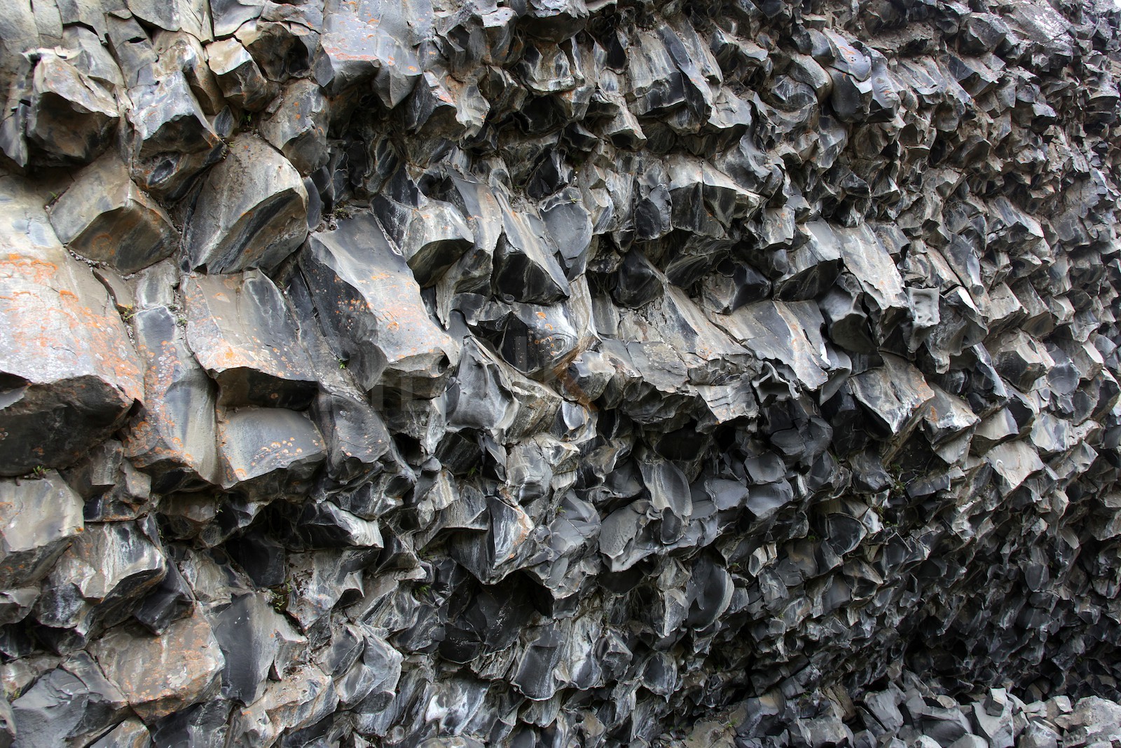 Formation karstique en nid d'abeille