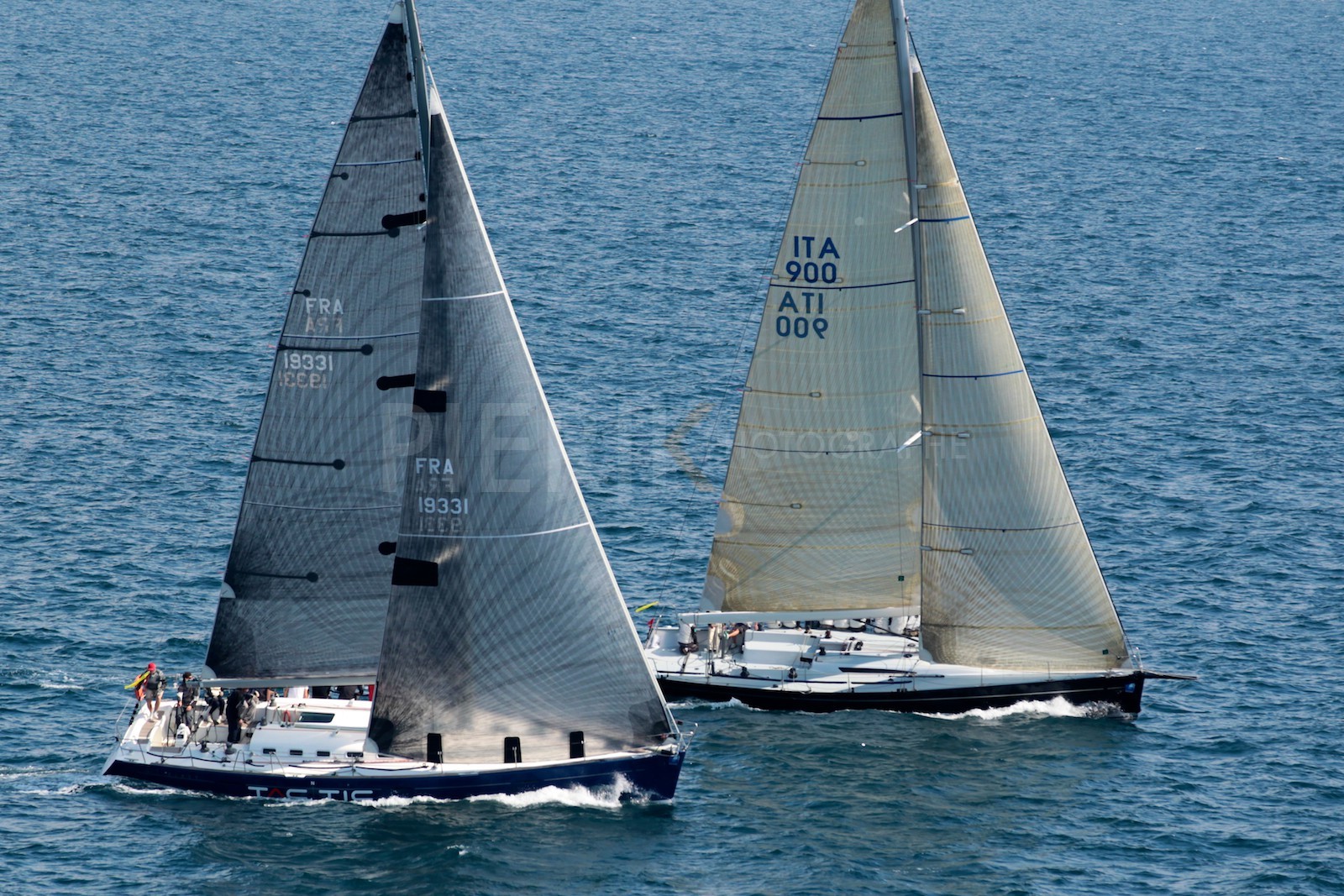 Bord à bord entre Tac Tic et Belladonna