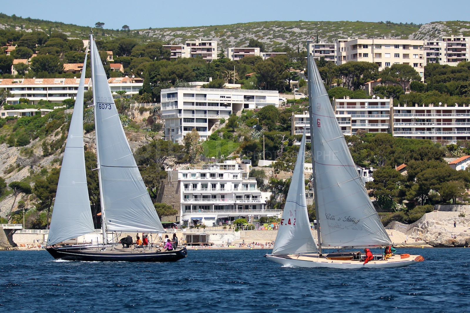 Aigue Blu et Fissa devant Cassis