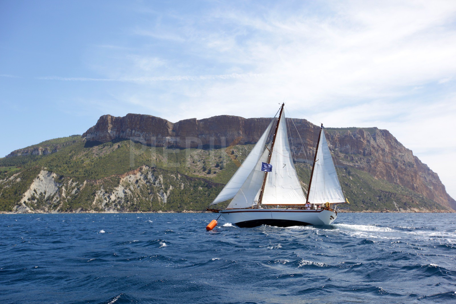 Serena sous la falaise de Cassis
