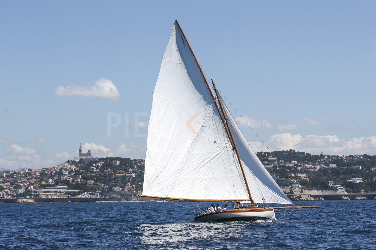 A29X6400.jpg