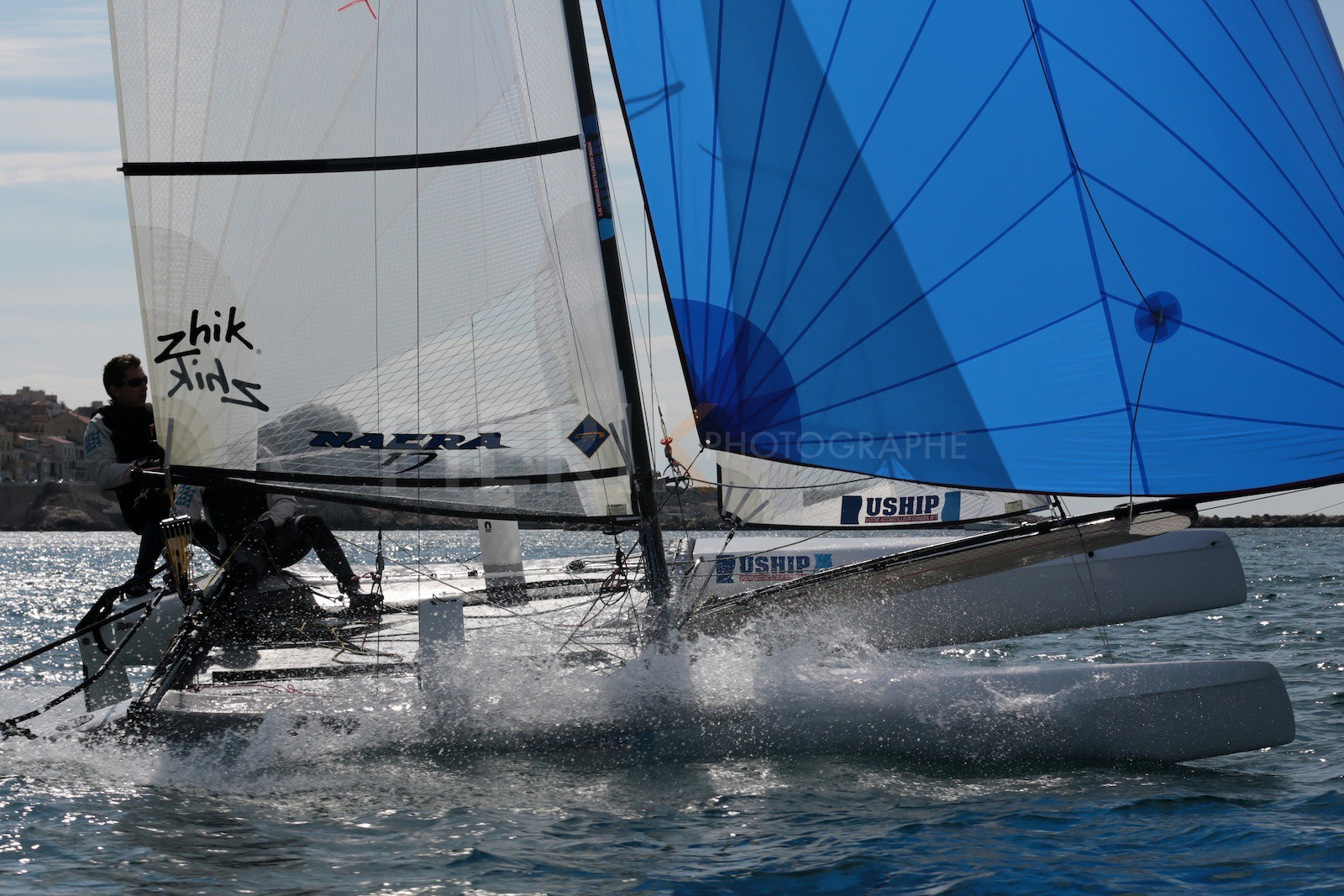 Ingrid Petitjean et Olivier Backes lors du baptême de leur Nacra 17 à la SNM. En route pour les JO de Rio