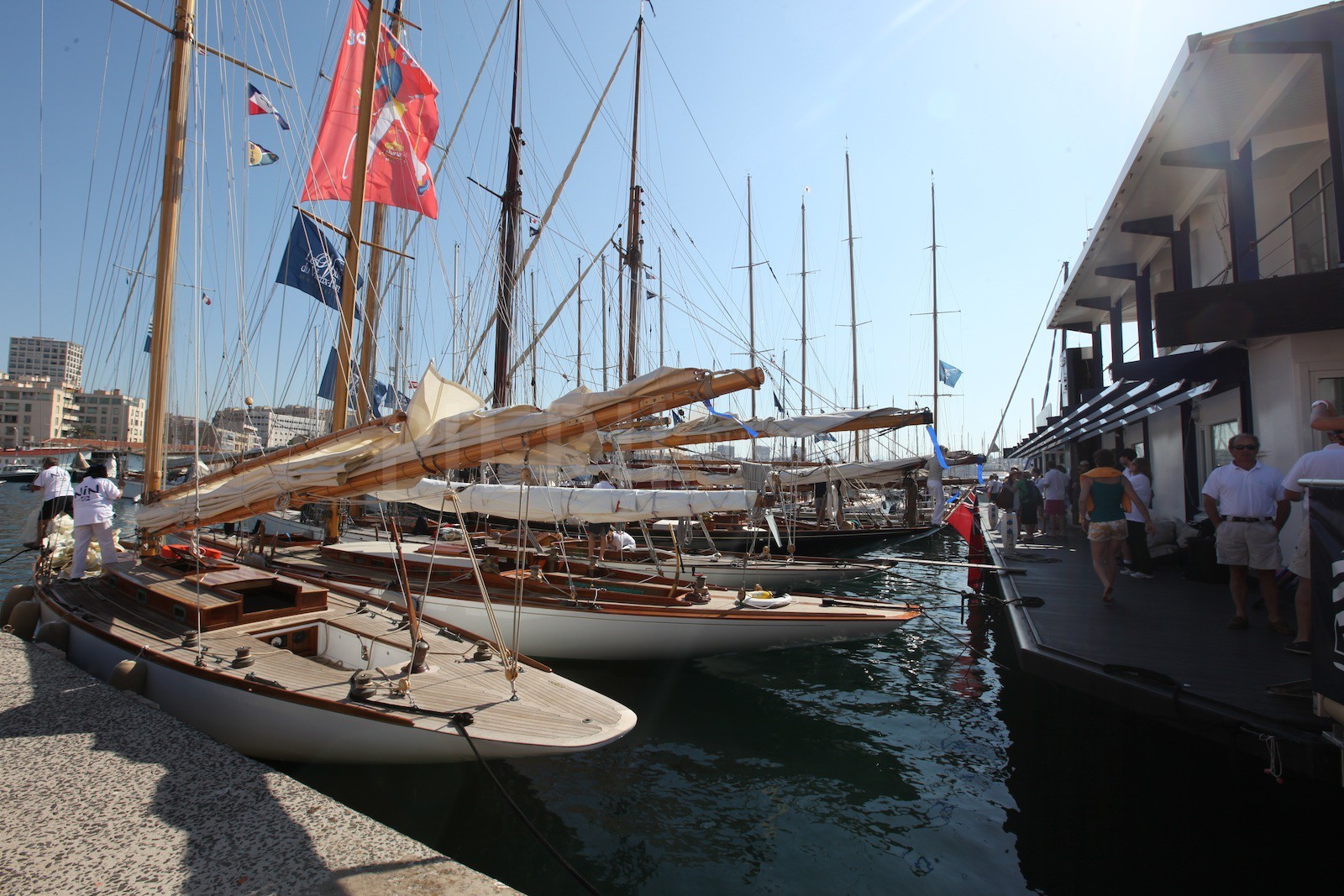 Le village des Voiles du Vieux Port