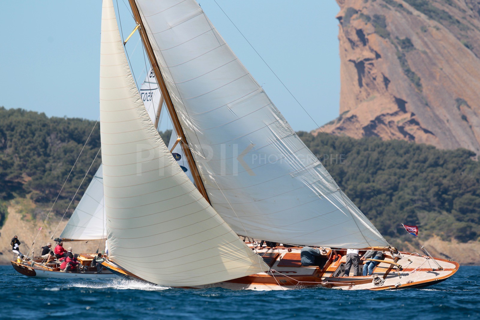 Ellen croise derrière Andale