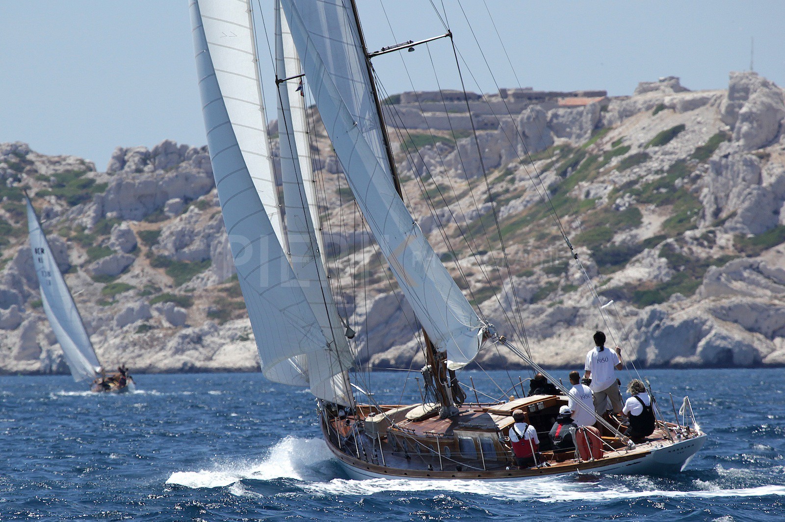 Nagaïna derrière Sonda